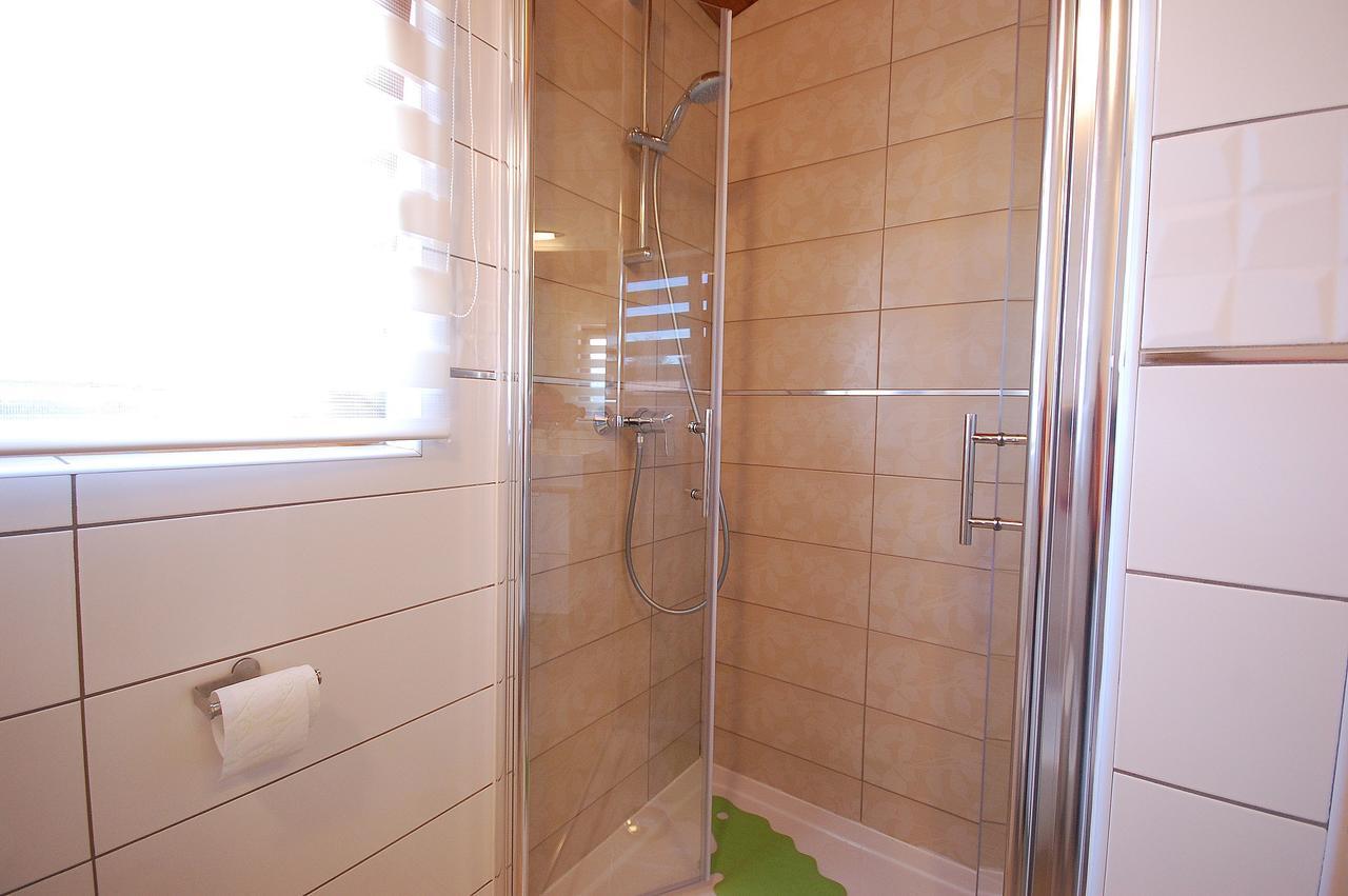 Apartment Bedenikovic By El-Pi Tours مالينسكا المظهر الخارجي الصورة