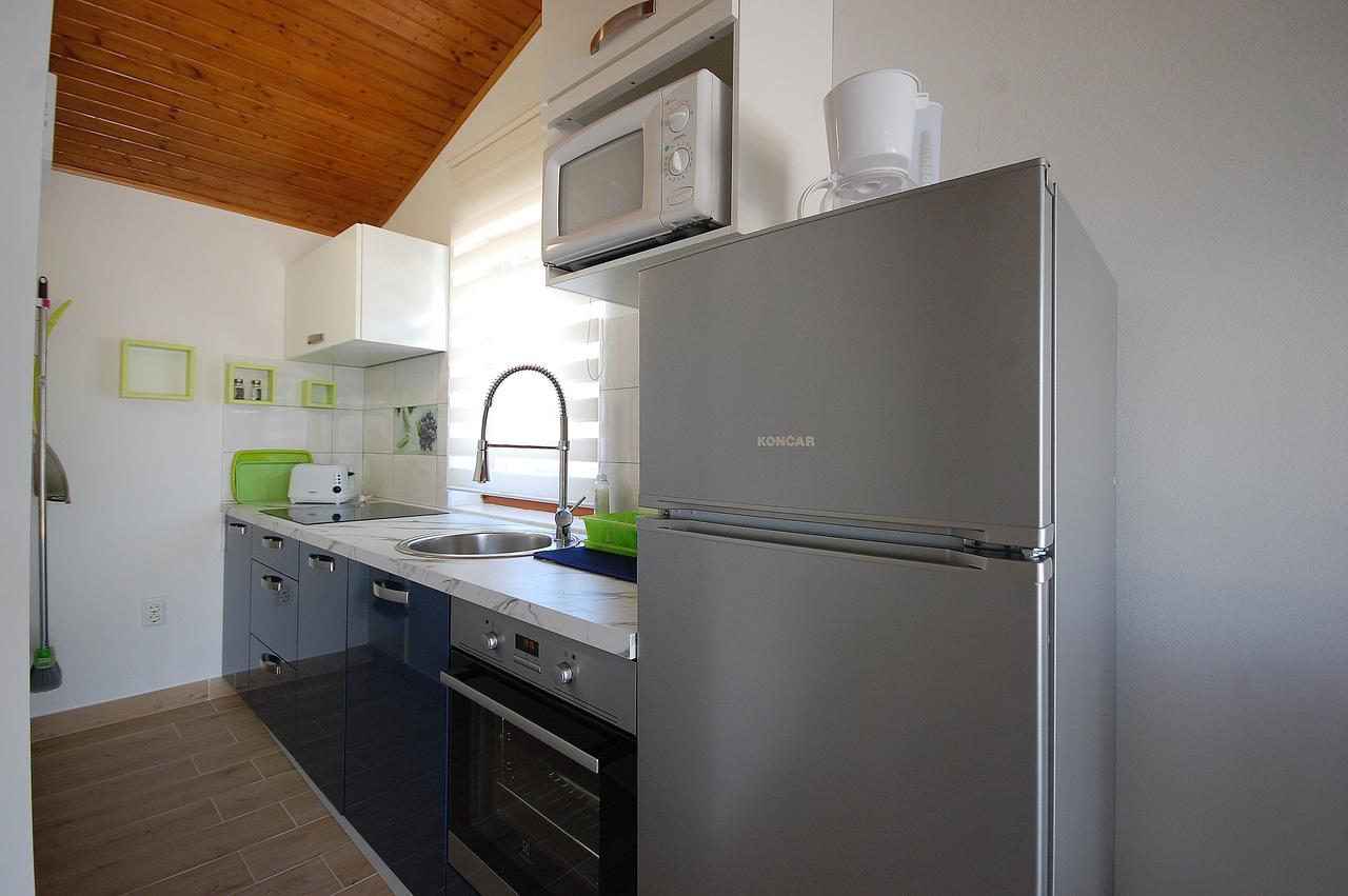 Apartment Bedenikovic By El-Pi Tours مالينسكا المظهر الخارجي الصورة